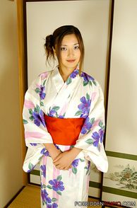 Pretty Japan Woman In Kimono